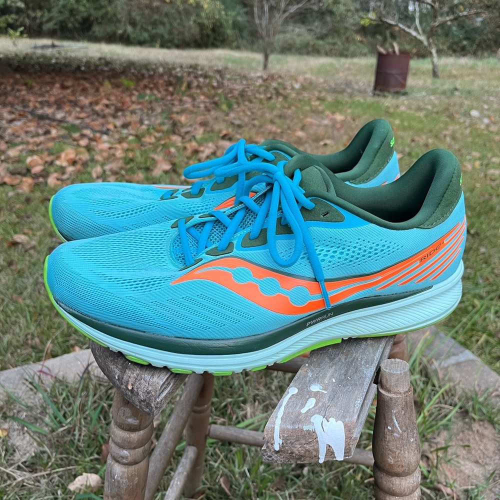 Saucony Vibrant  Foam-Fit Running Shoes